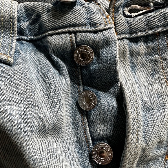 LEVIS - 501’s cutoffs size 26 - Picture 4 of 7
